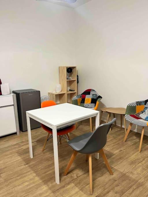 2 Room Flat ตูลูส ภายนอก รูปภาพ